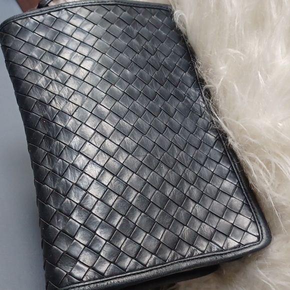Bottega Veneta Black Woven Crossbody - Picture 2 of 16